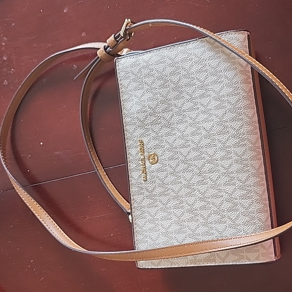 Small crossbody